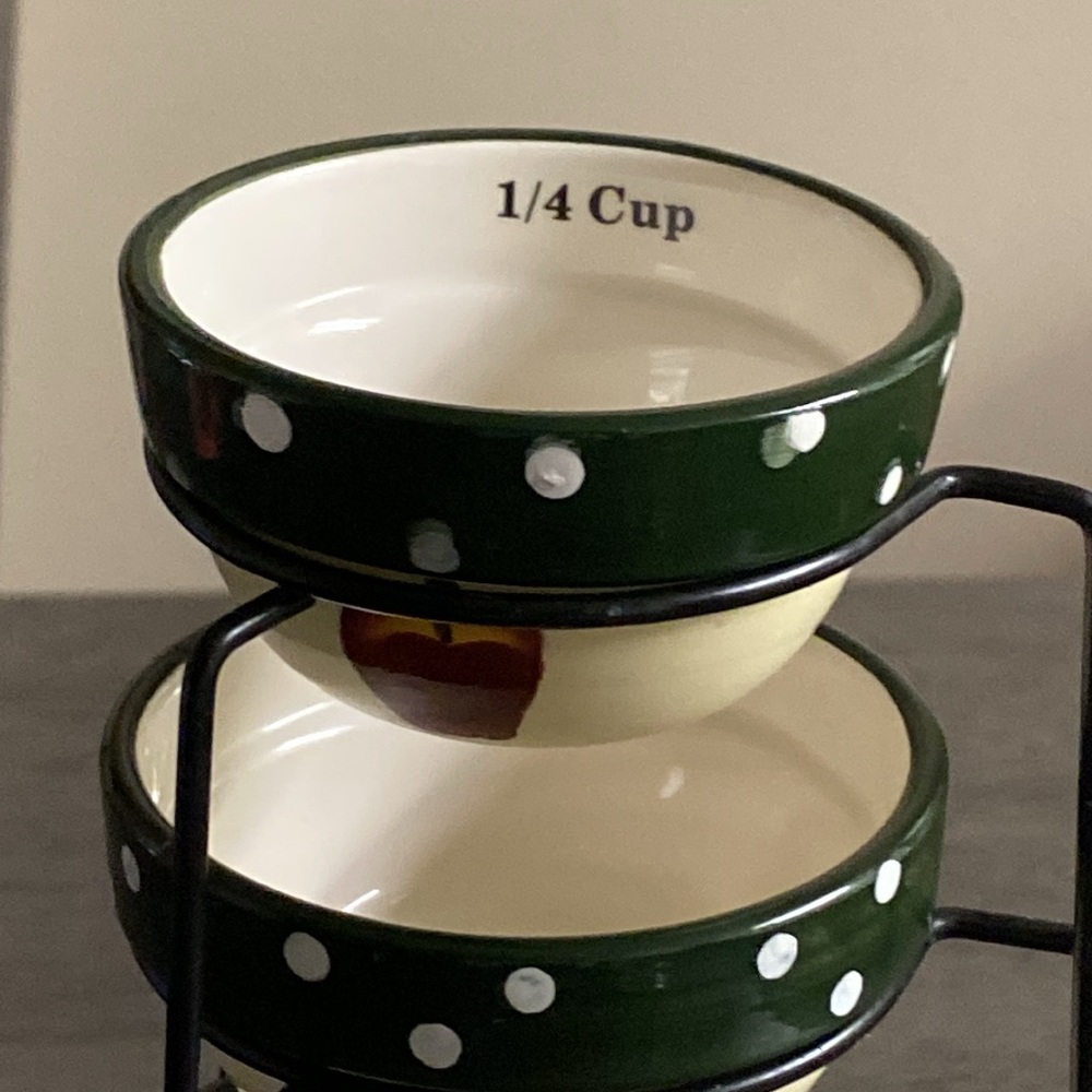 Ceramic Vintage Apple Design Measuring Cups with Stand - Picture 2 of 7
